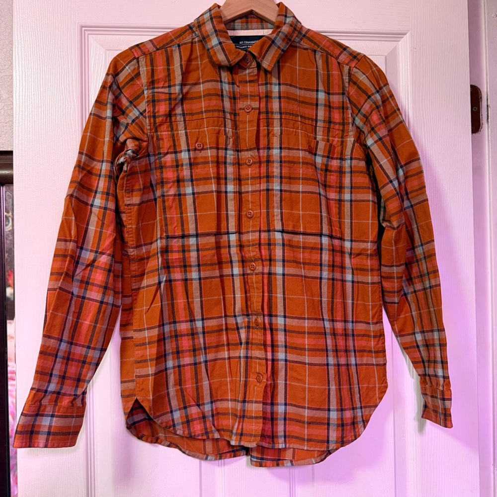 REI Bright Orange Long Sleeve Button Up Shirt Women’s Small Outdoor Casual Like